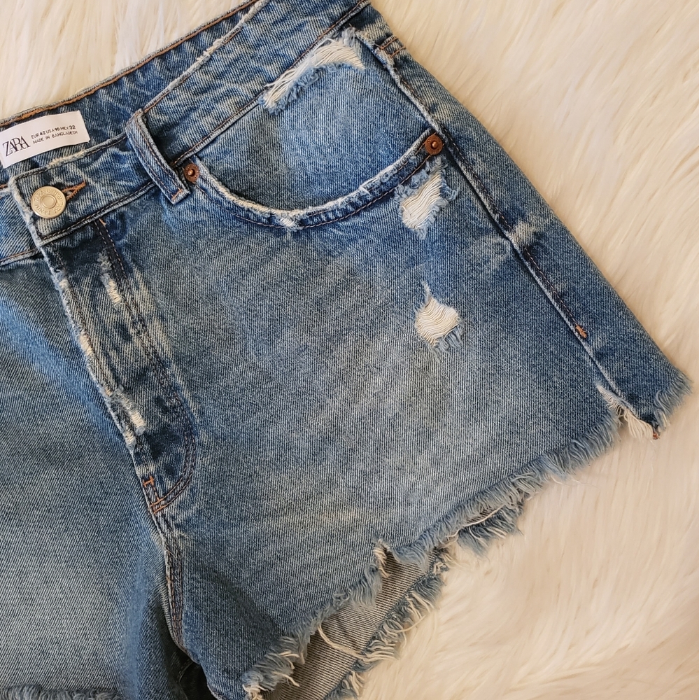 ZARA MID RISE SHORTS - Picture 2 of 8